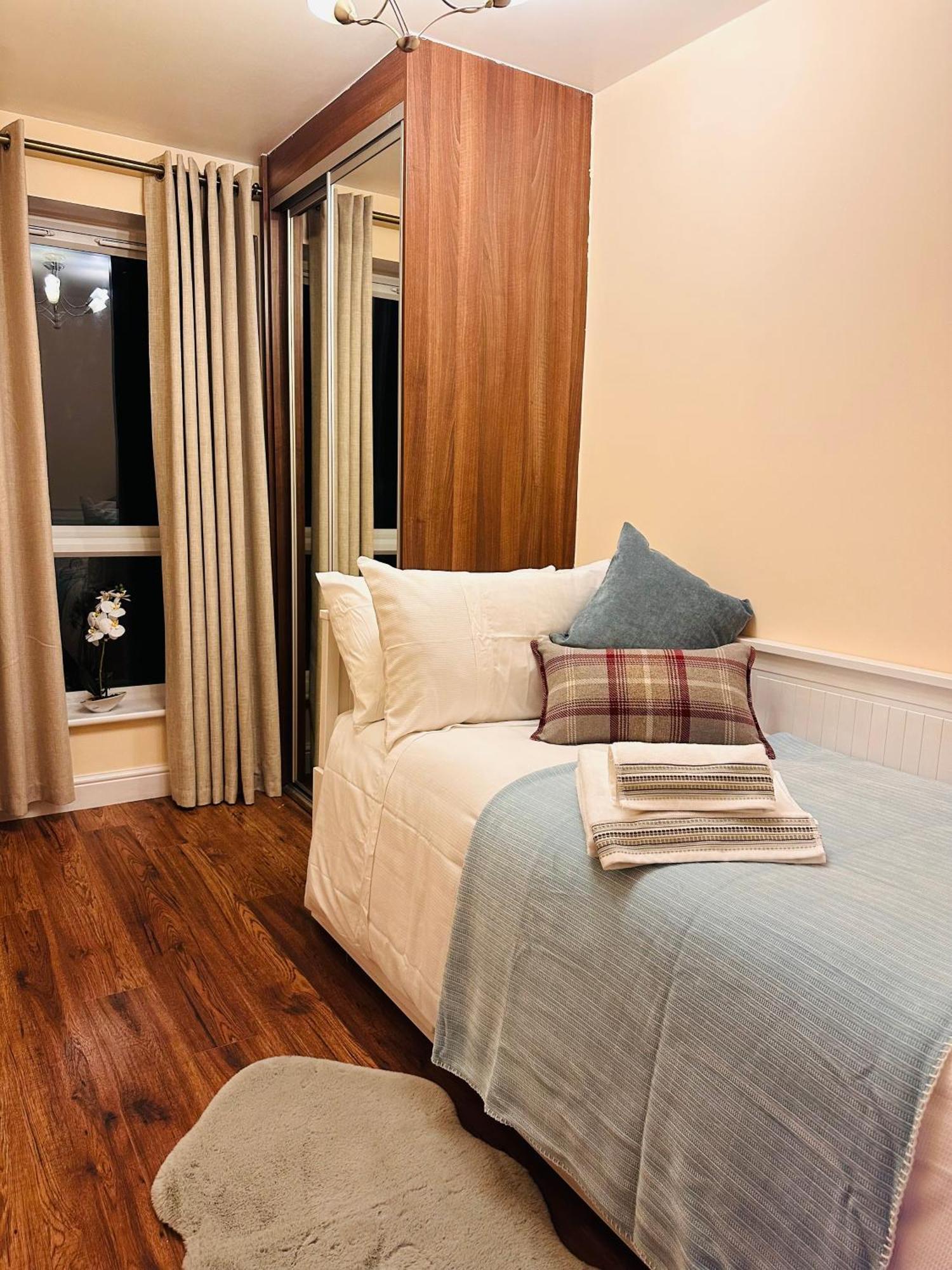 Aroma Cambridge Apartment Girton  ภายนอก รูปภาพ