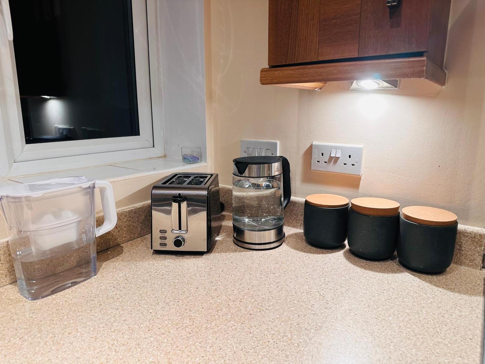 Aroma Cambridge Apartment Girton  ภายนอก รูปภาพ